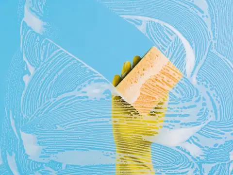 ניקוי משטח בספוג